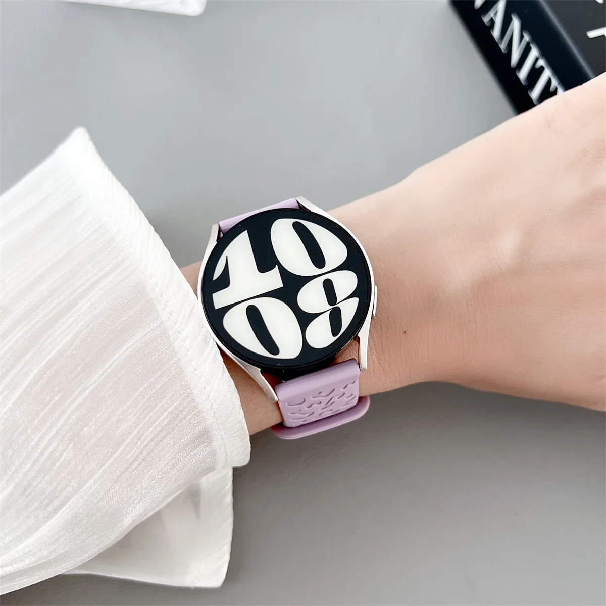 20мм 22мм Ремешок с Цветочной Гравировкой для Samsung Galaxy Watch 6 5 4 40мм 44мм Gear S3 Силиконовый Милый Спортивный Ремешок 5 Pro 45мм Active 2 Изображение 3