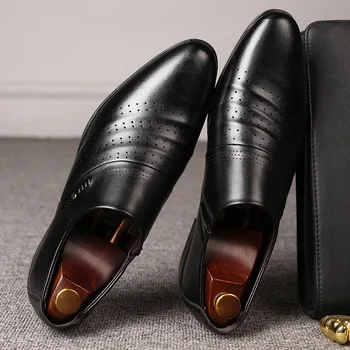 Модная новая мужская деловая офисная кожаная обувь с острым носком, повседневная обувь с выдалбливанием, низкая легкая удобная рабочая обувь для мужчин