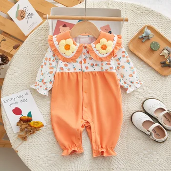 Осенняя одежда для новорожденных девочек с объемными цветами на пуговицах спереди