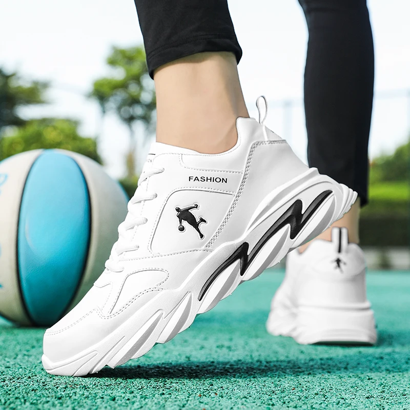 Новые кроссовки Летние Легкие дышащие мужские кроссовки Удобная спортивная обувь для прогулок на открытом воздухе Вулканизированная обувь для мужчин Изображение 0