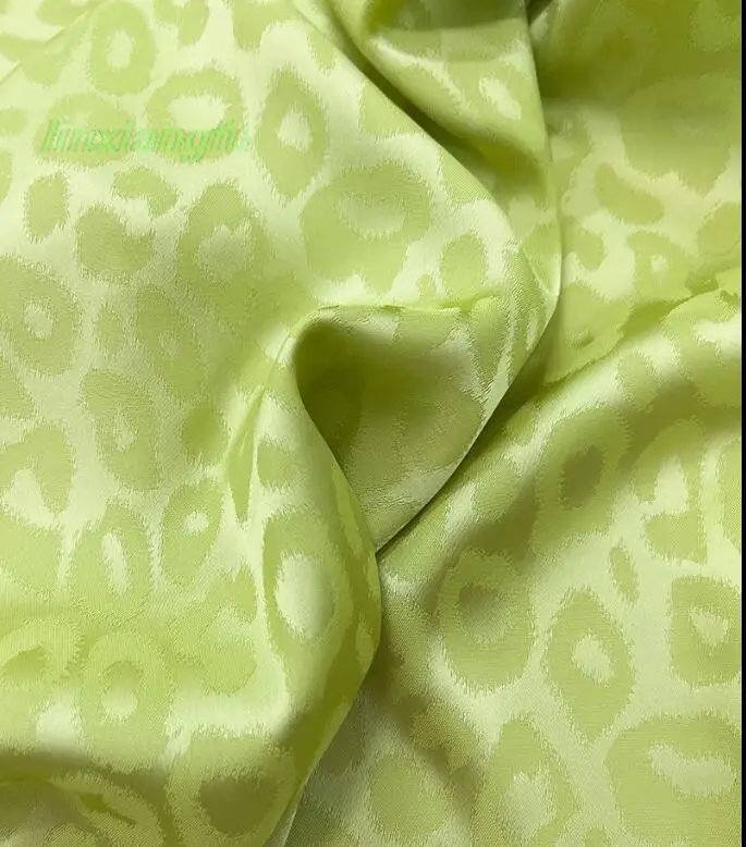 Осенняя зеленая жаккардовая атласная ткань, летняя драпированная модная ткань для юбок, дизайнерская ткань ручной работы для рубашек и одежды. Изображение 4