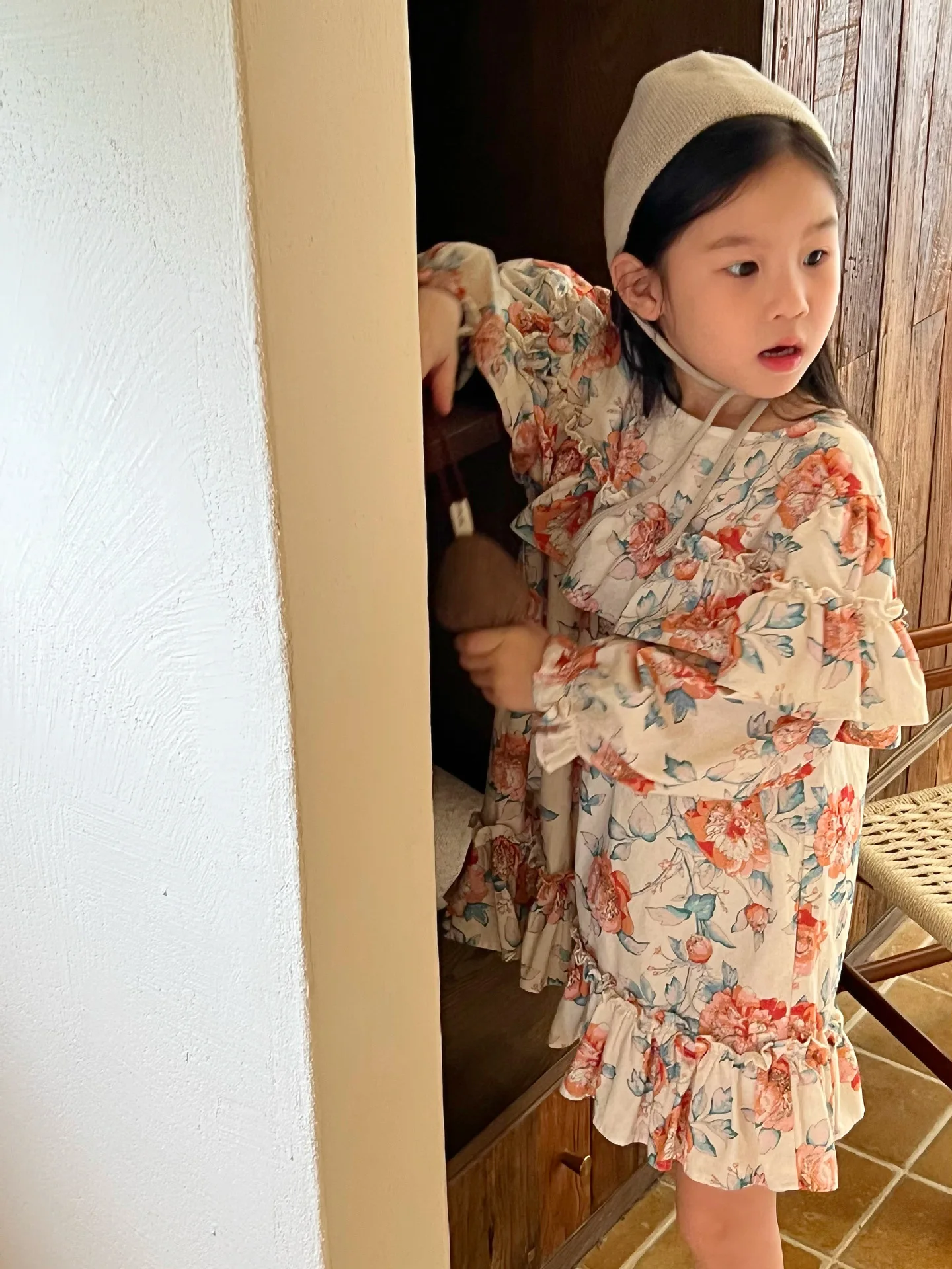 Повседневные платья для девочек, Корейская Детская одежда, Осенний Новый продукт, Фрагментированные Цветы, Детская Оборка, Печать по краям, Сладкий Изображение 0