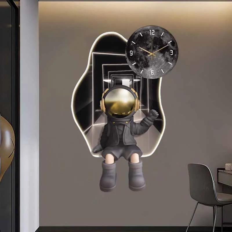 Подвесные часы в гостиной, столовая, спальня, креативное украшение комнаты астронавта, настенные бесшумные часы Изображение 4